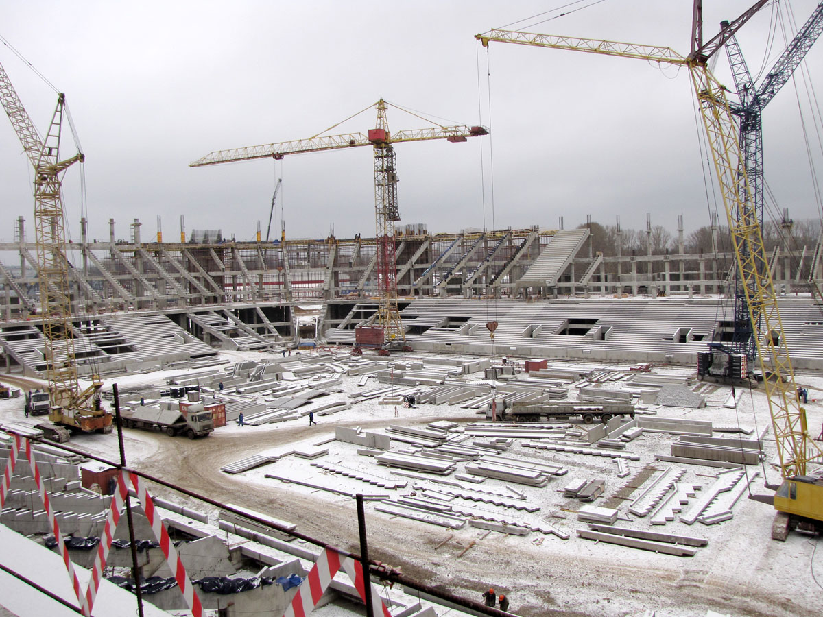 Стадион стройка. Стройка стадиона. Строящийся стадион. Строят стадион. Строящиеся стадионы в Москве.